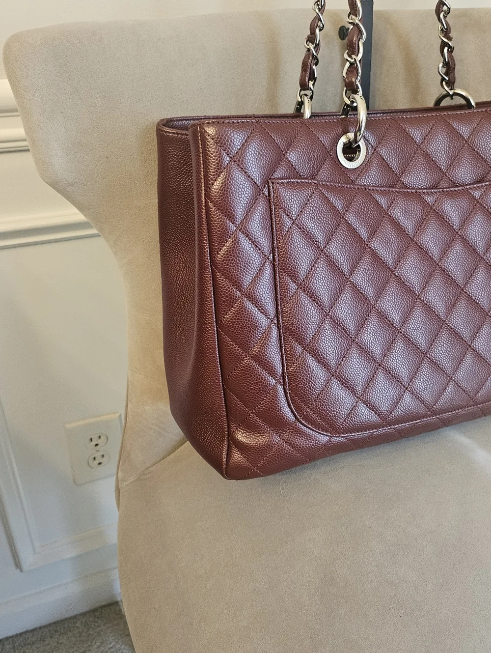 CHANEL GST XL Burgundy Caviar Leather Tote Silver HW Series 17 Discontinued - Picture 3 of 16